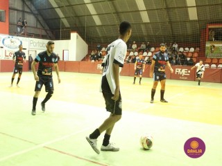 
<a style='margin-left: 5px;' class='btn btn-xs btn-social btn-facebook' href='https://www.facebook.com/sharer/sharer.php?u=https://www.boladovale.com.br/imgs/800-800-90/conteudo/fotos/1698/img7473.jpg' rel='popup' data-width='500' data-height='400'><i class='fa fa-facebook'></i>Compartilhar <span class='hidden-xs'>no Facebook</span>
</a> 
<a class='btn btn-default btn-xs' target='_blank' href='imgs/800-800-90/conteudo/fotos/1698/img7473.jpg'>
<span class='glyphicon glyphicon-cloud-download'></span> Salvar
</a> 
<span></span>