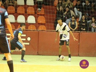 
<a style='margin-left: 5px;' class='btn btn-xs btn-social btn-facebook' href='https://www.facebook.com/sharer/sharer.php?u=https://www.boladovale.com.br/imgs/800-800-90/conteudo/fotos/1698/img7489.jpg' rel='popup' data-width='500' data-height='400'><i class='fa fa-facebook'></i>Compartilhar <span class='hidden-xs'>no Facebook</span>
</a> 
<a class='btn btn-default btn-xs' target='_blank' href='imgs/800-800-90/conteudo/fotos/1698/img7489.jpg'>
<span class='glyphicon glyphicon-cloud-download'></span> Salvar
</a> 
<span></span>