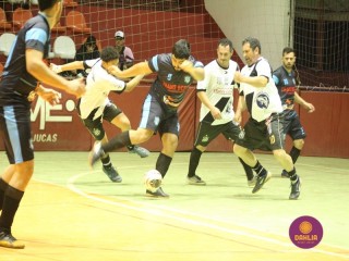 
<a style='margin-left: 5px;' class='btn btn-xs btn-social btn-facebook' href='https://www.facebook.com/sharer/sharer.php?u=https://www.boladovale.com.br/imgs/800-800-90/conteudo/fotos/1698/img7491.jpg' rel='popup' data-width='500' data-height='400'><i class='fa fa-facebook'></i>Compartilhar <span class='hidden-xs'>no Facebook</span>
</a> 
<a class='btn btn-default btn-xs' target='_blank' href='imgs/800-800-90/conteudo/fotos/1698/img7491.jpg'>
<span class='glyphicon glyphicon-cloud-download'></span> Salvar
</a> 
<span></span>
