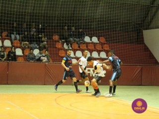
<a style='margin-left: 5px;' class='btn btn-xs btn-social btn-facebook' href='https://www.facebook.com/sharer/sharer.php?u=https://www.boladovale.com.br/imgs/800-800-90/conteudo/fotos/1698/img7515.jpg' rel='popup' data-width='500' data-height='400'><i class='fa fa-facebook'></i>Compartilhar <span class='hidden-xs'>no Facebook</span>
</a> 
<a class='btn btn-default btn-xs' target='_blank' href='imgs/800-800-90/conteudo/fotos/1698/img7515.jpg'>
<span class='glyphicon glyphicon-cloud-download'></span> Salvar
</a> 
<span></span>