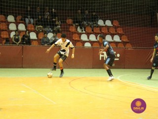 
<a style='margin-left: 5px;' class='btn btn-xs btn-social btn-facebook' href='https://www.facebook.com/sharer/sharer.php?u=https://www.boladovale.com.br/imgs/800-800-90/conteudo/fotos/1698/img7516.jpg' rel='popup' data-width='500' data-height='400'><i class='fa fa-facebook'></i>Compartilhar <span class='hidden-xs'>no Facebook</span>
</a> 
<a class='btn btn-default btn-xs' target='_blank' href='imgs/800-800-90/conteudo/fotos/1698/img7516.jpg'>
<span class='glyphicon glyphicon-cloud-download'></span> Salvar
</a> 
<span></span>