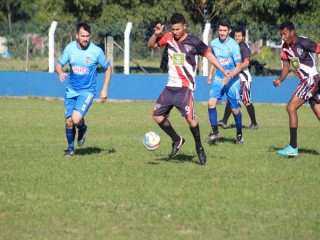 
<a style='margin-left: 5px;' class='btn btn-xs btn-social btn-facebook' href='https://www.facebook.com/sharer/sharer.php?u=https://www.boladovale.com.br/imgs/800-800-90/conteudo/fotos/1699/img7001.jpg' rel='popup' data-width='500' data-height='400'><i class='fa fa-facebook'></i>Compartilhar <span class='hidden-xs'>no Facebook</span>
</a> 
<a class='btn btn-default btn-xs' target='_blank' href='imgs/800-800-90/conteudo/fotos/1699/img7001.jpg'>
<span class='glyphicon glyphicon-cloud-download'></span> Salvar
</a> 
<span></span>