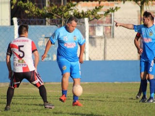 
<a style='margin-left: 5px;' class='btn btn-xs btn-social btn-facebook' href='https://www.facebook.com/sharer/sharer.php?u=https://www.boladovale.com.br/imgs/800-800-90/conteudo/fotos/1699/img7166.jpg' rel='popup' data-width='500' data-height='400'><i class='fa fa-facebook'></i>Compartilhar <span class='hidden-xs'>no Facebook</span>
</a> 
<a class='btn btn-default btn-xs' target='_blank' href='imgs/800-800-90/conteudo/fotos/1699/img7166.jpg'>
<span class='glyphicon glyphicon-cloud-download'></span> Salvar
</a> 
<span></span>