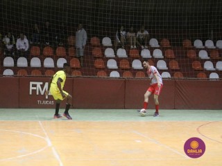 
<a style='margin-left: 5px;' class='btn btn-xs btn-social btn-facebook' href='https://www.facebook.com/sharer/sharer.php?u=https://www.boladovale.com.br/imgs/800-800-90/conteudo/fotos/1700/img0895.jpg' rel='popup' data-width='500' data-height='400'><i class='fa fa-facebook'></i>Compartilhar <span class='hidden-xs'>no Facebook</span>
</a> 
<a class='btn btn-default btn-xs' target='_blank' href='imgs/800-800-90/conteudo/fotos/1700/img0895.jpg'>
<span class='glyphicon glyphicon-cloud-download'></span> Salvar
</a> 
<span></span>