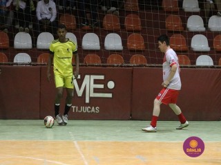 
<a style='margin-left: 5px;' class='btn btn-xs btn-social btn-facebook' href='https://www.facebook.com/sharer/sharer.php?u=https://www.boladovale.com.br/imgs/800-800-90/conteudo/fotos/1700/img0900.jpg' rel='popup' data-width='500' data-height='400'><i class='fa fa-facebook'></i>Compartilhar <span class='hidden-xs'>no Facebook</span>
</a> 
<a class='btn btn-default btn-xs' target='_blank' href='imgs/800-800-90/conteudo/fotos/1700/img0900.jpg'>
<span class='glyphicon glyphicon-cloud-download'></span> Salvar
</a> 
<span></span>