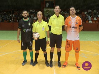 
<a style='margin-left: 5px;' class='btn btn-xs btn-social btn-facebook' href='https://www.facebook.com/sharer/sharer.php?u=https://www.boladovale.com.br/imgs/800-800-90/conteudo/fotos/1701/img0946.jpg' rel='popup' data-width='500' data-height='400'><i class='fa fa-facebook'></i>Compartilhar <span class='hidden-xs'>no Facebook</span>
</a> 
<a class='btn btn-default btn-xs' target='_blank' href='imgs/800-800-90/conteudo/fotos/1701/img0946.jpg'>
<span class='glyphicon glyphicon-cloud-download'></span> Salvar
</a> 
<span></span>