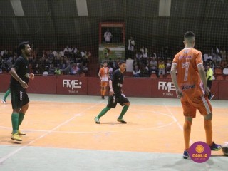 
<a style='margin-left: 5px;' class='btn btn-xs btn-social btn-facebook' href='https://www.facebook.com/sharer/sharer.php?u=https://www.boladovale.com.br/imgs/800-800-90/conteudo/fotos/1701/img0952.jpg' rel='popup' data-width='500' data-height='400'><i class='fa fa-facebook'></i>Compartilhar <span class='hidden-xs'>no Facebook</span>
</a> 
<a class='btn btn-default btn-xs' target='_blank' href='imgs/800-800-90/conteudo/fotos/1701/img0952.jpg'>
<span class='glyphicon glyphicon-cloud-download'></span> Salvar
</a> 
<span></span>