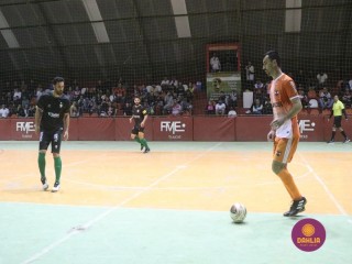
<a style='margin-left: 5px;' class='btn btn-xs btn-social btn-facebook' href='https://www.facebook.com/sharer/sharer.php?u=https://www.boladovale.com.br/imgs/800-800-90/conteudo/fotos/1701/img0958.jpg' rel='popup' data-width='500' data-height='400'><i class='fa fa-facebook'></i>Compartilhar <span class='hidden-xs'>no Facebook</span>
</a> 
<a class='btn btn-default btn-xs' target='_blank' href='imgs/800-800-90/conteudo/fotos/1701/img0958.jpg'>
<span class='glyphicon glyphicon-cloud-download'></span> Salvar
</a> 
<span></span>