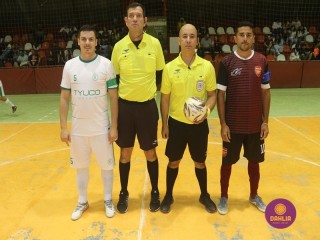 
<a style='margin-left: 5px;' class='btn btn-xs btn-social btn-facebook' href='https://www.facebook.com/sharer/sharer.php?u=https://www.boladovale.com.br/imgs/800-800-90/conteudo/fotos/1702/img1014.jpg' rel='popup' data-width='500' data-height='400'><i class='fa fa-facebook'></i>Compartilhar <span class='hidden-xs'>no Facebook</span>
</a> 
<a class='btn btn-default btn-xs' target='_blank' href='imgs/800-800-90/conteudo/fotos/1702/img1014.jpg'>
<span class='glyphicon glyphicon-cloud-download'></span> Salvar
</a> 
<span></span>