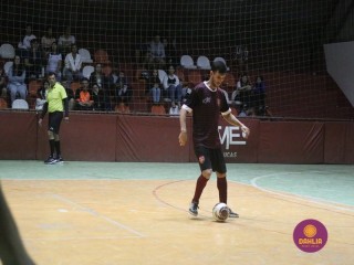 
<a style='margin-left: 5px;' class='btn btn-xs btn-social btn-facebook' href='https://www.facebook.com/sharer/sharer.php?u=https://www.boladovale.com.br/imgs/800-800-90/conteudo/fotos/1702/img1027.jpg' rel='popup' data-width='500' data-height='400'><i class='fa fa-facebook'></i>Compartilhar <span class='hidden-xs'>no Facebook</span>
</a> 
<a class='btn btn-default btn-xs' target='_blank' href='imgs/800-800-90/conteudo/fotos/1702/img1027.jpg'>
<span class='glyphicon glyphicon-cloud-download'></span> Salvar
</a> 
<span></span>