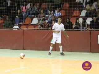 
<a style='margin-left: 5px;' class='btn btn-xs btn-social btn-facebook' href='https://www.facebook.com/sharer/sharer.php?u=https://www.boladovale.com.br/imgs/800-800-90/conteudo/fotos/1702/img1054.jpg' rel='popup' data-width='500' data-height='400'><i class='fa fa-facebook'></i>Compartilhar <span class='hidden-xs'>no Facebook</span>
</a> 
<a class='btn btn-default btn-xs' target='_blank' href='imgs/800-800-90/conteudo/fotos/1702/img1054.jpg'>
<span class='glyphicon glyphicon-cloud-download'></span> Salvar
</a> 
<span></span>