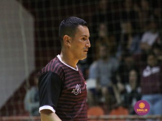 
<a style='margin-left: 5px;' class='btn btn-xs btn-social btn-facebook' href='https://www.facebook.com/sharer/sharer.php?u=https://www.boladovale.com.br/imgs/800-800-90/conteudo/fotos/1702/img1065.jpg' rel='popup' data-width='500' data-height='400'><i class='fa fa-facebook'></i>Compartilhar <span class='hidden-xs'>no Facebook</span>
</a> 
<a class='btn btn-default btn-xs' target='_blank' href='imgs/800-800-90/conteudo/fotos/1702/img1065.jpg'>
<span class='glyphicon glyphicon-cloud-download'></span> Salvar
</a> 
<span></span>