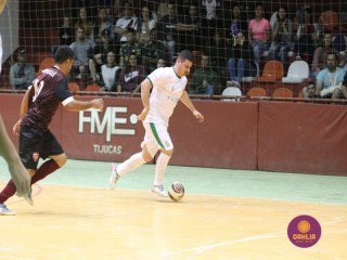 
<a style='margin-left: 5px;' class='btn btn-xs btn-social btn-facebook' href='https://www.facebook.com/sharer/sharer.php?u=https://www.boladovale.com.br/imgs/800-800-90/conteudo/fotos/1702/img1075.jpg' rel='popup' data-width='500' data-height='400'><i class='fa fa-facebook'></i>Compartilhar <span class='hidden-xs'>no Facebook</span>
</a> 
<a class='btn btn-default btn-xs' target='_blank' href='imgs/800-800-90/conteudo/fotos/1702/img1075.jpg'>
<span class='glyphicon glyphicon-cloud-download'></span> Salvar
</a> 
<span></span>