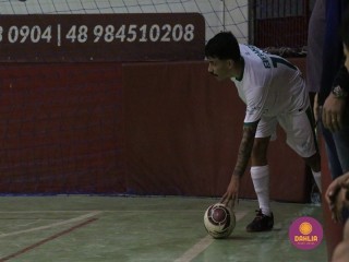 
<a style='margin-left: 5px;' class='btn btn-xs btn-social btn-facebook' href='https://www.facebook.com/sharer/sharer.php?u=https://www.boladovale.com.br/imgs/800-800-90/conteudo/fotos/1702/img1085.jpg' rel='popup' data-width='500' data-height='400'><i class='fa fa-facebook'></i>Compartilhar <span class='hidden-xs'>no Facebook</span>
</a> 
<a class='btn btn-default btn-xs' target='_blank' href='imgs/800-800-90/conteudo/fotos/1702/img1085.jpg'>
<span class='glyphicon glyphicon-cloud-download'></span> Salvar
</a> 
<span></span>