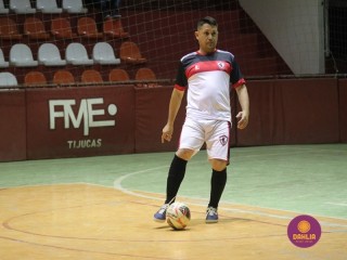 
<a style='margin-left: 5px;' class='btn btn-xs btn-social btn-facebook' href='https://www.facebook.com/sharer/sharer.php?u=https://www.boladovale.com.br/imgs/800-800-90/conteudo/fotos/1703/img1460.jpg' rel='popup' data-width='500' data-height='400'><i class='fa fa-facebook'></i>Compartilhar <span class='hidden-xs'>no Facebook</span>
</a> 
<a class='btn btn-default btn-xs' target='_blank' href='imgs/800-800-90/conteudo/fotos/1703/img1460.jpg'>
<span class='glyphicon glyphicon-cloud-download'></span> Salvar
</a> 
<span></span>