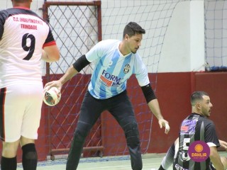 
<a style='margin-left: 5px;' class='btn btn-xs btn-social btn-facebook' href='https://www.facebook.com/sharer/sharer.php?u=https://www.boladovale.com.br/imgs/800-800-90/conteudo/fotos/1703/img1490.jpg' rel='popup' data-width='500' data-height='400'><i class='fa fa-facebook'></i>Compartilhar <span class='hidden-xs'>no Facebook</span>
</a> 
<a class='btn btn-default btn-xs' target='_blank' href='imgs/800-800-90/conteudo/fotos/1703/img1490.jpg'>
<span class='glyphicon glyphicon-cloud-download'></span> Salvar
</a> 
<span></span>