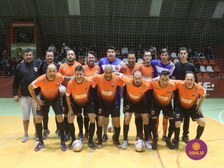
<a style='margin-left: 5px;' class='btn btn-xs btn-social btn-facebook' href='https://www.facebook.com/sharer/sharer.php?u=https://www.boladovale.com.br/imgs/800-800-90/conteudo/fotos/1704/img1577.jpg' rel='popup' data-width='500' data-height='400'><i class='fa fa-facebook'></i>Compartilhar <span class='hidden-xs'>no Facebook</span>
</a> 
<a class='btn btn-default btn-xs' target='_blank' href='imgs/800-800-90/conteudo/fotos/1704/img1577.jpg'>
<span class='glyphicon glyphicon-cloud-download'></span> Salvar
</a> 
<span></span>