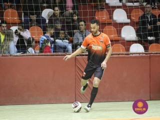 
<a style='margin-left: 5px;' class='btn btn-xs btn-social btn-facebook' href='https://www.facebook.com/sharer/sharer.php?u=https://www.boladovale.com.br/imgs/800-800-90/conteudo/fotos/1704/img1595.jpg' rel='popup' data-width='500' data-height='400'><i class='fa fa-facebook'></i>Compartilhar <span class='hidden-xs'>no Facebook</span>
</a> 
<a class='btn btn-default btn-xs' target='_blank' href='imgs/800-800-90/conteudo/fotos/1704/img1595.jpg'>
<span class='glyphicon glyphicon-cloud-download'></span> Salvar
</a> 
<span></span>