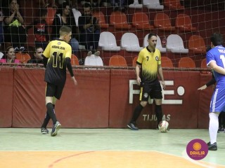 
<a style='margin-left: 5px;' class='btn btn-xs btn-social btn-facebook' href='https://www.facebook.com/sharer/sharer.php?u=https://www.boladovale.com.br/imgs/800-800-90/conteudo/fotos/1705/img1786.jpg' rel='popup' data-width='500' data-height='400'><i class='fa fa-facebook'></i>Compartilhar <span class='hidden-xs'>no Facebook</span>
</a> 
<a class='btn btn-default btn-xs' target='_blank' href='imgs/800-800-90/conteudo/fotos/1705/img1786.jpg'>
<span class='glyphicon glyphicon-cloud-download'></span> Salvar
</a> 
<span></span>