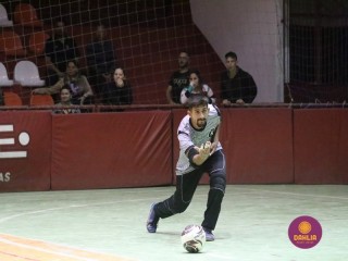 
<a style='margin-left: 5px;' class='btn btn-xs btn-social btn-facebook' href='https://www.facebook.com/sharer/sharer.php?u=https://www.boladovale.com.br/imgs/800-800-90/conteudo/fotos/1708/img2177.jpg' rel='popup' data-width='500' data-height='400'><i class='fa fa-facebook'></i>Compartilhar <span class='hidden-xs'>no Facebook</span>
</a> 
<a class='btn btn-default btn-xs' target='_blank' href='imgs/800-800-90/conteudo/fotos/1708/img2177.jpg'>
<span class='glyphicon glyphicon-cloud-download'></span> Salvar
</a> 
<span></span>