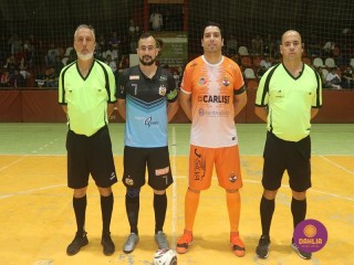 
<a style='margin-left: 5px;' class='btn btn-xs btn-social btn-facebook' href='https://www.facebook.com/sharer/sharer.php?u=https://www.boladovale.com.br/imgs/800-800-90/conteudo/fotos/1710/img2309.jpg' rel='popup' data-width='500' data-height='400'><i class='fa fa-facebook'></i>Compartilhar <span class='hidden-xs'>no Facebook</span>
</a> 
<a class='btn btn-default btn-xs' target='_blank' href='imgs/800-800-90/conteudo/fotos/1710/img2309.jpg'>
<span class='glyphicon glyphicon-cloud-download'></span> Salvar
</a> 
<span></span>