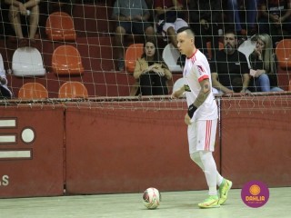 
<a style='margin-left: 5px;' class='btn btn-xs btn-social btn-facebook' href='https://www.facebook.com/sharer/sharer.php?u=https://www.boladovale.com.br/imgs/800-800-90/conteudo/fotos/1711/img2421.jpg' rel='popup' data-width='500' data-height='400'><i class='fa fa-facebook'></i>Compartilhar <span class='hidden-xs'>no Facebook</span>
</a> 
<a class='btn btn-default btn-xs' target='_blank' href='imgs/800-800-90/conteudo/fotos/1711/img2421.jpg'>
<span class='glyphicon glyphicon-cloud-download'></span> Salvar
</a> 
<span></span>
