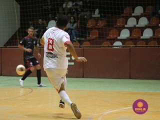 
<a style='margin-left: 5px;' class='btn btn-xs btn-social btn-facebook' href='https://www.facebook.com/sharer/sharer.php?u=https://www.boladovale.com.br/imgs/800-800-90/conteudo/fotos/1711/img2480.jpg' rel='popup' data-width='500' data-height='400'><i class='fa fa-facebook'></i>Compartilhar <span class='hidden-xs'>no Facebook</span>
</a> 
<a class='btn btn-default btn-xs' target='_blank' href='imgs/800-800-90/conteudo/fotos/1711/img2480.jpg'>
<span class='glyphicon glyphicon-cloud-download'></span> Salvar
</a> 
<span></span>