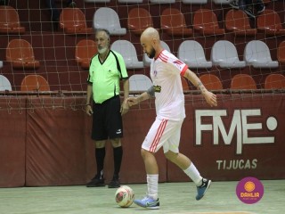 
<a style='margin-left: 5px;' class='btn btn-xs btn-social btn-facebook' href='https://www.facebook.com/sharer/sharer.php?u=https://www.boladovale.com.br/imgs/800-800-90/conteudo/fotos/1711/img2483.jpg' rel='popup' data-width='500' data-height='400'><i class='fa fa-facebook'></i>Compartilhar <span class='hidden-xs'>no Facebook</span>
</a> 
<a class='btn btn-default btn-xs' target='_blank' href='imgs/800-800-90/conteudo/fotos/1711/img2483.jpg'>
<span class='glyphicon glyphicon-cloud-download'></span> Salvar
</a> 
<span></span>
