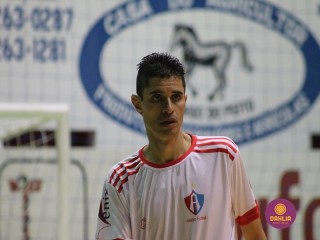 
<a style='margin-left: 5px;' class='btn btn-xs btn-social btn-facebook' href='https://www.facebook.com/sharer/sharer.php?u=https://www.boladovale.com.br/imgs/800-800-90/conteudo/fotos/1711/img2524.jpg' rel='popup' data-width='500' data-height='400'><i class='fa fa-facebook'></i>Compartilhar <span class='hidden-xs'>no Facebook</span>
</a> 
<a class='btn btn-default btn-xs' target='_blank' href='imgs/800-800-90/conteudo/fotos/1711/img2524.jpg'>
<span class='glyphicon glyphicon-cloud-download'></span> Salvar
</a> 
<span></span>
