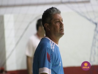 
<a style='margin-left: 5px;' class='btn btn-xs btn-social btn-facebook' href='https://www.facebook.com/sharer/sharer.php?u=https://www.boladovale.com.br/imgs/800-800-90/conteudo/fotos/1711/img2533.jpg' rel='popup' data-width='500' data-height='400'><i class='fa fa-facebook'></i>Compartilhar <span class='hidden-xs'>no Facebook</span>
</a> 
<a class='btn btn-default btn-xs' target='_blank' href='imgs/800-800-90/conteudo/fotos/1711/img2533.jpg'>
<span class='glyphicon glyphicon-cloud-download'></span> Salvar
</a> 
<span></span>