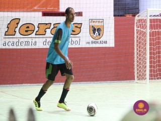 
<a style='margin-left: 5px;' class='btn btn-xs btn-social btn-facebook' href='https://www.facebook.com/sharer/sharer.php?u=https://www.boladovale.com.br/imgs/800-800-90/conteudo/fotos/1712/img2586.jpg' rel='popup' data-width='500' data-height='400'><i class='fa fa-facebook'></i>Compartilhar <span class='hidden-xs'>no Facebook</span>
</a> 
<a class='btn btn-default btn-xs' target='_blank' href='imgs/800-800-90/conteudo/fotos/1712/img2586.jpg'>
<span class='glyphicon glyphicon-cloud-download'></span> Salvar
</a> 
<span></span>