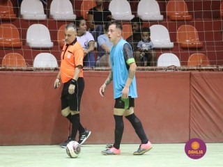 
<a style='margin-left: 5px;' class='btn btn-xs btn-social btn-facebook' href='https://www.facebook.com/sharer/sharer.php?u=https://www.boladovale.com.br/imgs/800-800-90/conteudo/fotos/1712/img2621.jpg' rel='popup' data-width='500' data-height='400'><i class='fa fa-facebook'></i>Compartilhar <span class='hidden-xs'>no Facebook</span>
</a> 
<a class='btn btn-default btn-xs' target='_blank' href='imgs/800-800-90/conteudo/fotos/1712/img2621.jpg'>
<span class='glyphicon glyphicon-cloud-download'></span> Salvar
</a> 
<span></span>