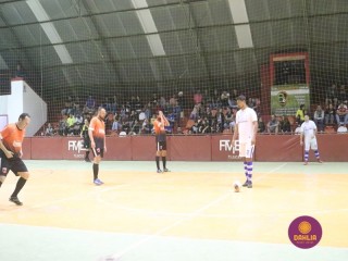 
<a style='margin-left: 5px;' class='btn btn-xs btn-social btn-facebook' href='https://www.facebook.com/sharer/sharer.php?u=https://www.boladovale.com.br/imgs/800-800-90/conteudo/fotos/1713/img2632.jpg' rel='popup' data-width='500' data-height='400'><i class='fa fa-facebook'></i>Compartilhar <span class='hidden-xs'>no Facebook</span>
</a> 
<a class='btn btn-default btn-xs' target='_blank' href='imgs/800-800-90/conteudo/fotos/1713/img2632.jpg'>
<span class='glyphicon glyphicon-cloud-download'></span> Salvar
</a> 
<span></span>