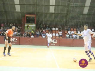 
<a style='margin-left: 5px;' class='btn btn-xs btn-social btn-facebook' href='https://www.facebook.com/sharer/sharer.php?u=https://www.boladovale.com.br/imgs/800-800-90/conteudo/fotos/1713/img2634.jpg' rel='popup' data-width='500' data-height='400'><i class='fa fa-facebook'></i>Compartilhar <span class='hidden-xs'>no Facebook</span>
</a> 
<a class='btn btn-default btn-xs' target='_blank' href='imgs/800-800-90/conteudo/fotos/1713/img2634.jpg'>
<span class='glyphicon glyphicon-cloud-download'></span> Salvar
</a> 
<span></span>