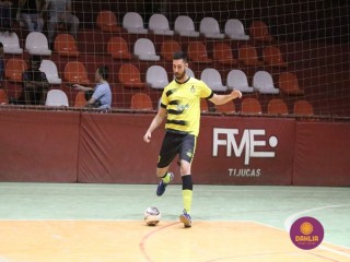 
<a style='margin-left: 5px;' class='btn btn-xs btn-social btn-facebook' href='https://www.facebook.com/sharer/sharer.php?u=https://www.boladovale.com.br/imgs/800-800-90/conteudo/fotos/1714/img2688.jpg' rel='popup' data-width='500' data-height='400'><i class='fa fa-facebook'></i>Compartilhar <span class='hidden-xs'>no Facebook</span>
</a> 
<a class='btn btn-default btn-xs' target='_blank' href='imgs/800-800-90/conteudo/fotos/1714/img2688.jpg'>
<span class='glyphicon glyphicon-cloud-download'></span> Salvar
</a> 
<span></span>
