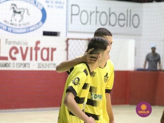 
<a style='margin-left: 5px;' class='btn btn-xs btn-social btn-facebook' href='https://www.facebook.com/sharer/sharer.php?u=https://www.boladovale.com.br/imgs/800-800-90/conteudo/fotos/1714/img2692.jpg' rel='popup' data-width='500' data-height='400'><i class='fa fa-facebook'></i>Compartilhar <span class='hidden-xs'>no Facebook</span>
</a> 
<a class='btn btn-default btn-xs' target='_blank' href='imgs/800-800-90/conteudo/fotos/1714/img2692.jpg'>
<span class='glyphicon glyphicon-cloud-download'></span> Salvar
</a> 
<span></span>