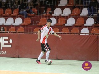 
<a style='margin-left: 5px;' class='btn btn-xs btn-social btn-facebook' href='https://www.facebook.com/sharer/sharer.php?u=https://www.boladovale.com.br/imgs/800-800-90/conteudo/fotos/1714/img2694.jpg' rel='popup' data-width='500' data-height='400'><i class='fa fa-facebook'></i>Compartilhar <span class='hidden-xs'>no Facebook</span>
</a> 
<a class='btn btn-default btn-xs' target='_blank' href='imgs/800-800-90/conteudo/fotos/1714/img2694.jpg'>
<span class='glyphicon glyphicon-cloud-download'></span> Salvar
</a> 
<span></span>