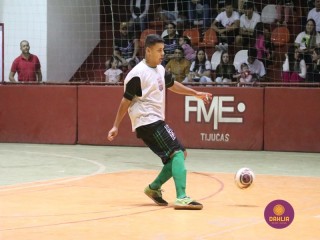 
<a style='margin-left: 5px;' class='btn btn-xs btn-social btn-facebook' href='https://www.facebook.com/sharer/sharer.php?u=https://www.boladovale.com.br/imgs/800-800-90/conteudo/fotos/1716/img2849.jpg' rel='popup' data-width='500' data-height='400'><i class='fa fa-facebook'></i>Compartilhar <span class='hidden-xs'>no Facebook</span>
</a> 
<a class='btn btn-default btn-xs' target='_blank' href='imgs/800-800-90/conteudo/fotos/1716/img2849.jpg'>
<span class='glyphicon glyphicon-cloud-download'></span> Salvar
</a> 
<span></span>