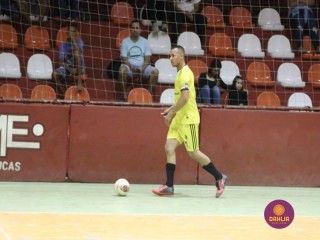 
<a style='margin-left: 5px;' class='btn btn-xs btn-social btn-facebook' href='https://www.facebook.com/sharer/sharer.php?u=https://www.boladovale.com.br/imgs/800-800-90/conteudo/fotos/1717/img2894.jpg' rel='popup' data-width='500' data-height='400'><i class='fa fa-facebook'></i>Compartilhar <span class='hidden-xs'>no Facebook</span>
</a> 
<a class='btn btn-default btn-xs' target='_blank' href='imgs/800-800-90/conteudo/fotos/1717/img2894.jpg'>
<span class='glyphicon glyphicon-cloud-download'></span> Salvar
</a> 
<span></span>