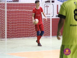 
<a style='margin-left: 5px;' class='btn btn-xs btn-social btn-facebook' href='https://www.facebook.com/sharer/sharer.php?u=https://www.boladovale.com.br/imgs/800-800-90/conteudo/fotos/1717/img2900.jpg' rel='popup' data-width='500' data-height='400'><i class='fa fa-facebook'></i>Compartilhar <span class='hidden-xs'>no Facebook</span>
</a> 
<a class='btn btn-default btn-xs' target='_blank' href='imgs/800-800-90/conteudo/fotos/1717/img2900.jpg'>
<span class='glyphicon glyphicon-cloud-download'></span> Salvar
</a> 
<span></span>