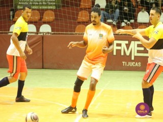 
<a style='margin-left: 5px;' class='btn btn-xs btn-social btn-facebook' href='https://www.facebook.com/sharer/sharer.php?u=https://www.boladovale.com.br/imgs/800-800-90/conteudo/fotos/1719/img7534.jpg' rel='popup' data-width='500' data-height='400'><i class='fa fa-facebook'></i>Compartilhar <span class='hidden-xs'>no Facebook</span>
</a> 
<a class='btn btn-default btn-xs' target='_blank' href='imgs/800-800-90/conteudo/fotos/1719/img7534.jpg'>
<span class='glyphicon glyphicon-cloud-download'></span> Salvar
</a> 
<span></span>