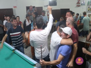 
<a style='margin-left: 5px;' class='btn btn-xs btn-social btn-facebook' href='https://www.facebook.com/sharer/sharer.php?u=https://www.boladovale.com.br/imgs/800-800-90/conteudo/fotos/1721/img2995.jpg' rel='popup' data-width='500' data-height='400'><i class='fa fa-facebook'></i>Compartilhar <span class='hidden-xs'>no Facebook</span>
</a> 
<a class='btn btn-default btn-xs' target='_blank' href='imgs/800-800-90/conteudo/fotos/1721/img2995.jpg'>
<span class='glyphicon glyphicon-cloud-download'></span> Salvar
</a> 
<span></span>