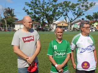 
<a style='margin-left: 5px;' class='btn btn-xs btn-social btn-facebook' href='https://www.facebook.com/sharer/sharer.php?u=https://www.boladovale.com.br/imgs/800-800-90/conteudo/fotos/1722/img3084.jpg' rel='popup' data-width='500' data-height='400'><i class='fa fa-facebook'></i>Compartilhar <span class='hidden-xs'>no Facebook</span>
</a> 
<a class='btn btn-default btn-xs' target='_blank' href='imgs/800-800-90/conteudo/fotos/1722/img3084.jpg'>
<span class='glyphicon glyphicon-cloud-download'></span> Salvar
</a> 
<span></span>