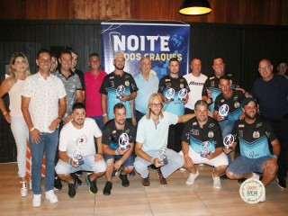 
<a style='margin-left: 5px;' class='btn btn-xs btn-social btn-facebook' href='https://www.facebook.com/sharer/sharer.php?u=https://www.boladovale.com.br/imgs/800-800-90/conteudo/fotos/1725/img7783.jpg' rel='popup' data-width='500' data-height='400'><i class='fa fa-facebook'></i>Compartilhar <span class='hidden-xs'>no Facebook</span>
</a> 
<a class='btn btn-default btn-xs' target='_blank' href='imgs/800-800-90/conteudo/fotos/1725/img7783.jpg'>
<span class='glyphicon glyphicon-cloud-download'></span> Salvar
</a> 
<span></span>