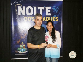 
<a style='margin-left: 5px;' class='btn btn-xs btn-social btn-facebook' href='https://www.facebook.com/sharer/sharer.php?u=https://www.boladovale.com.br/imgs/800-800-90/conteudo/fotos/1725/img7800.jpg' rel='popup' data-width='500' data-height='400'><i class='fa fa-facebook'></i>Compartilhar <span class='hidden-xs'>no Facebook</span>
</a> 
<a class='btn btn-default btn-xs' target='_blank' href='imgs/800-800-90/conteudo/fotos/1725/img7800.jpg'>
<span class='glyphicon glyphicon-cloud-download'></span> Salvar
</a> 
<span></span>