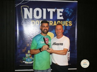 
<a style='margin-left: 5px;' class='btn btn-xs btn-social btn-facebook' href='https://www.facebook.com/sharer/sharer.php?u=https://www.boladovale.com.br/imgs/800-800-90/conteudo/fotos/1725/img7803.jpg' rel='popup' data-width='500' data-height='400'><i class='fa fa-facebook'></i>Compartilhar <span class='hidden-xs'>no Facebook</span>
</a> 
<a class='btn btn-default btn-xs' target='_blank' href='imgs/800-800-90/conteudo/fotos/1725/img7803.jpg'>
<span class='glyphicon glyphicon-cloud-download'></span> Salvar
</a> 
<span></span>
