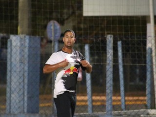 
<a style='margin-left: 5px;' class='btn btn-xs btn-social btn-facebook' href='https://www.facebook.com/sharer/sharer.php?u=https://www.boladovale.com.br/imgs/800-800-90/conteudo/fotos/1726/img0198.jpg' rel='popup' data-width='500' data-height='400'><i class='fa fa-facebook'></i>Compartilhar <span class='hidden-xs'>no Facebook</span>
</a> 
<a class='btn btn-default btn-xs' target='_blank' href='imgs/800-800-90/conteudo/fotos/1726/img0198.jpg'>
<span class='glyphicon glyphicon-cloud-download'></span> Salvar
</a> 
<span></span>