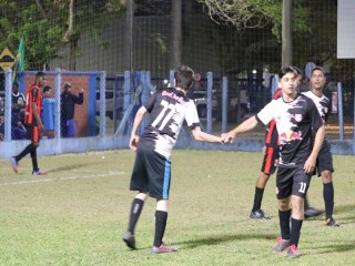 
<a style='margin-left: 5px;' class='btn btn-xs btn-social btn-facebook' href='https://www.facebook.com/sharer/sharer.php?u=https://www.boladovale.com.br/imgs/800-800-90/conteudo/fotos/1726/img0204.jpg' rel='popup' data-width='500' data-height='400'><i class='fa fa-facebook'></i>Compartilhar <span class='hidden-xs'>no Facebook</span>
</a> 
<a class='btn btn-default btn-xs' target='_blank' href='imgs/800-800-90/conteudo/fotos/1726/img0204.jpg'>
<span class='glyphicon glyphicon-cloud-download'></span> Salvar
</a> 
<span></span>