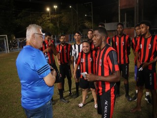 
<a style='margin-left: 5px;' class='btn btn-xs btn-social btn-facebook' href='https://www.facebook.com/sharer/sharer.php?u=https://www.boladovale.com.br/imgs/800-800-90/conteudo/fotos/1726/img0244.jpg' rel='popup' data-width='500' data-height='400'><i class='fa fa-facebook'></i>Compartilhar <span class='hidden-xs'>no Facebook</span>
</a> 
<a class='btn btn-default btn-xs' target='_blank' href='imgs/800-800-90/conteudo/fotos/1726/img0244.jpg'>
<span class='glyphicon glyphicon-cloud-download'></span> Salvar
</a> 
<span></span>