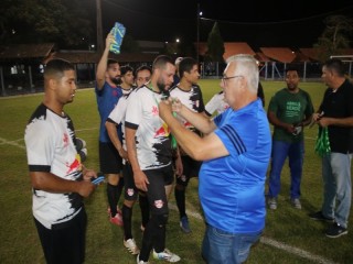 
<a style='margin-left: 5px;' class='btn btn-xs btn-social btn-facebook' href='https://www.facebook.com/sharer/sharer.php?u=https://www.boladovale.com.br/imgs/800-800-90/conteudo/fotos/1726/img0250.jpg' rel='popup' data-width='500' data-height='400'><i class='fa fa-facebook'></i>Compartilhar <span class='hidden-xs'>no Facebook</span>
</a> 
<a class='btn btn-default btn-xs' target='_blank' href='imgs/800-800-90/conteudo/fotos/1726/img0250.jpg'>
<span class='glyphicon glyphicon-cloud-download'></span> Salvar
</a> 
<span></span>
